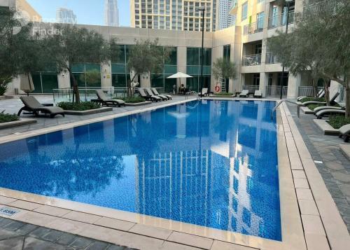 Vibrant 2BR in Burj Views - Near Dubai Mall & Burj - image 14