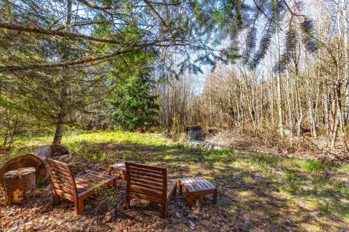 Neal Creek-River Vw-AC-2BR/1BA - main image