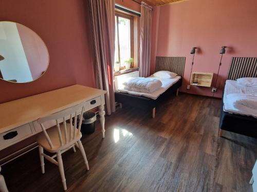 Twin Room with Shared Bathroom