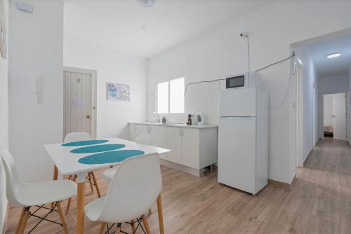 Konyha, TENERIFE URBAN ROOMS in Santa Cruz De Tenerife