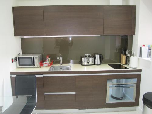 BLOOMSBURY APARTMENTS - image 11