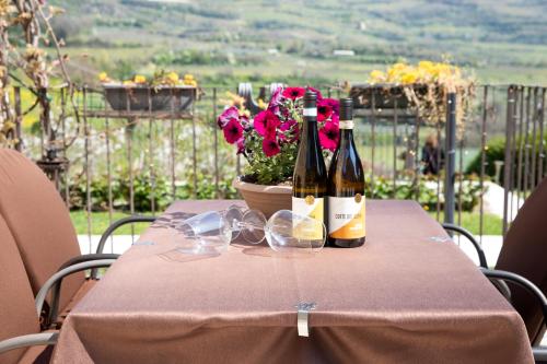 Corte dei Soavi Suites - Apartments - Tap to explore photos