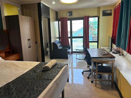 One-Bedroom Apartment image 8