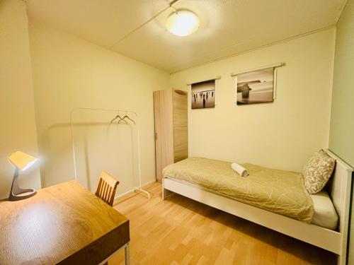 Quiet Private Rooms Easy Metro & Airport Access in Länsimäki