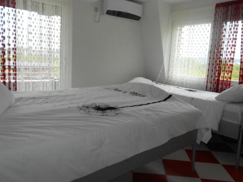 1 futon bed