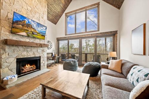 Camp Care Free at Eagles Nest in แบนเนอร์เอลค์ (นอร์ทแคโรไลนา)