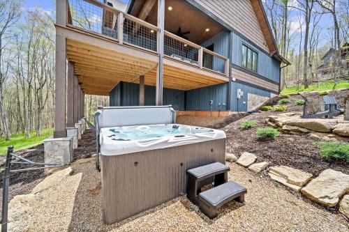 Camp Care Free at Eagles Nest in แบนเนอร์เอลค์ (นอร์ทแคโรไลนา)