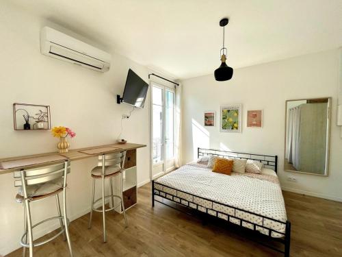 Studio proche mer, avec terrasse et parking, Nizza