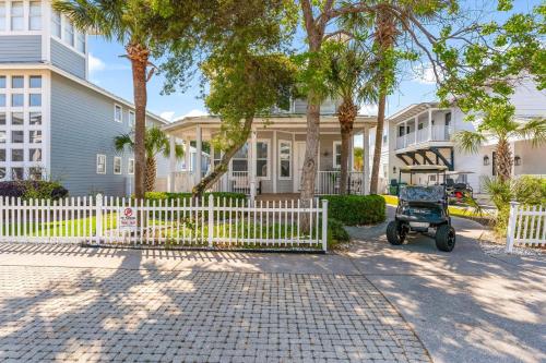Destin Beach House - Gulf Moon by Panhandle Getaways