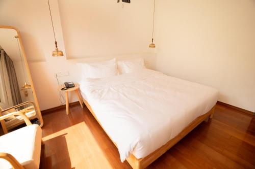 Superior Queen Room image 2