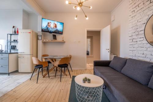 Spacious 2BD Flat - Central Location & 2 Balconies by Flat Mаnager · Sofie