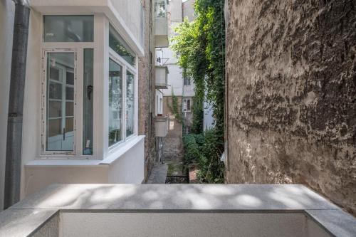 Spacious & Central 2BR with Terrace, Cozy & Modern by Flat Mаnager, Sofia (Foto 8)