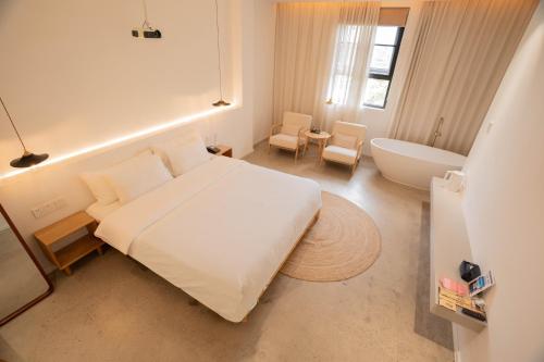 Deluxe Queen Room room in Xingle Hotel(Suzhou Guanqian Street Pingjiang Road)