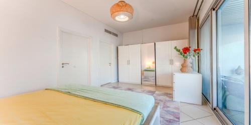 8min Walk from JBR beach Stylish 1-Bedroom Apartment in Dubai Marina, Dubaj (zdjęcie 3)
