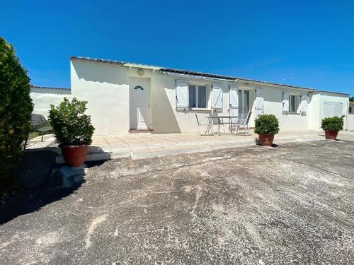 Maison 50m2 dans propriété privée à 20 minutes de la mer, Marseille (photo 3)