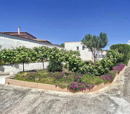 Maison 50m2 dans propriété privée à 20 minutes de la mer, Marseille (photo 2)