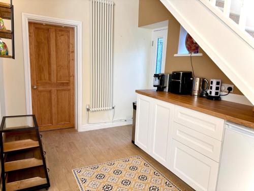 5 Guests - 2 Bedrooms - Free Parking - 1min Beach, Llandudno (foto 5)