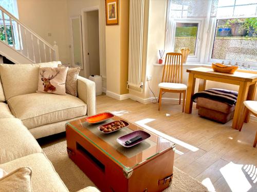 5 Guests - 2 Bedrooms - Free Parking - 1min Beach, Llandudno