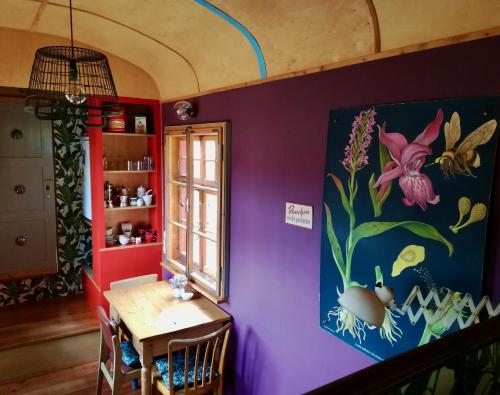 設施, Benno der Wagen - kreativ gestaltetes Tiny House AM WALDRAND Nahezu Alleinlage Rennsteig Grunes Band in 格雷芬塔爾