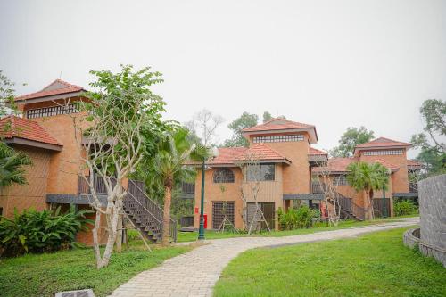 Nghi duong tai Lang Van hoa- Du lich cac dan toc Viet Nam in Son Tay