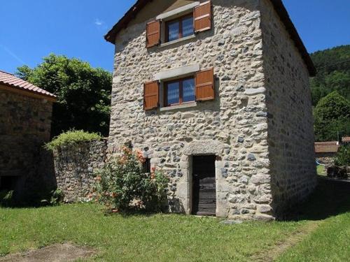 . Gîte pittoresque en bord de rivière avec jardin clos, proche sports et sites touristiques - FR-1-582-176