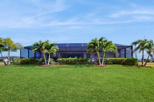 Cocktail Cove in Burnt Store Marina (FL)