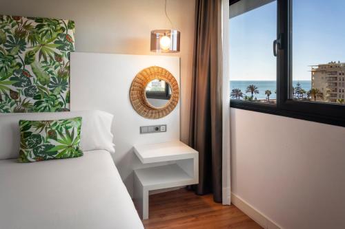 Superior Double or Twin Room with Views image 4