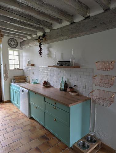 La colline enchantée (La colline enchantee) in Saint-Julien-Du-Sault