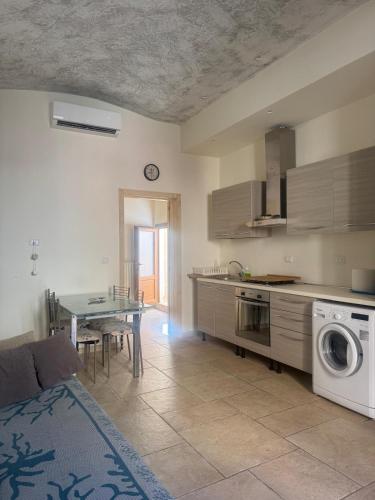 Bilocale via Filomarini vicino corso Roma