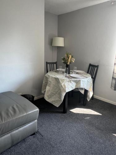 Glenrothes Central Apartment - image 9