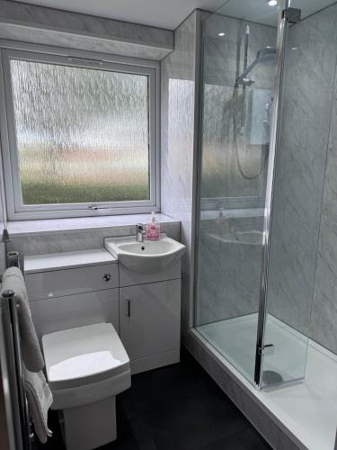 Glenrothes Central Apartment - image 10