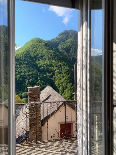 Casa Gialla in Onsernone