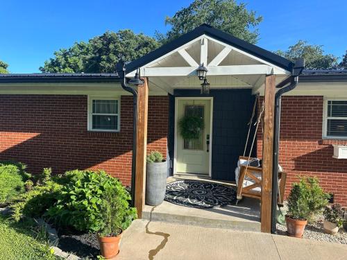 . Minutes from LMU, ARH, and Cumberland Gap National Historic Park, Laurel Cove Music Festival, and Pine Mountain State Resort Park