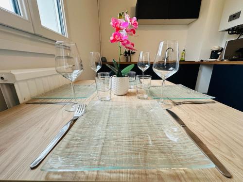 Studio Lumineux avec Balcon - Proche Gare & Centre in Montargis