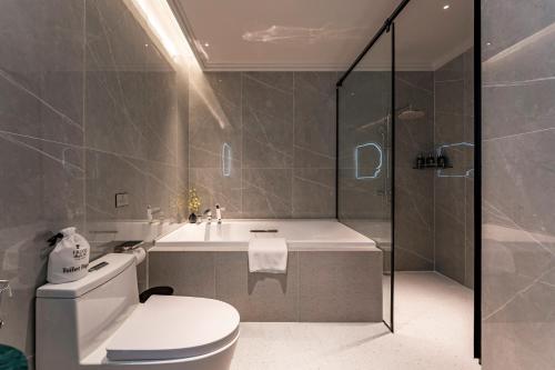 room detail thumbnail 2