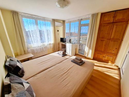 Twin Room image 5