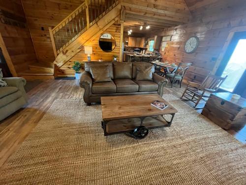 Deer Run - A Peaceful cabin hideaway in Livingston (TN)