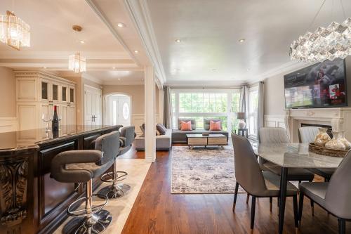 3 Bedroom Luxury House in Toronto – khách sạn tại North York