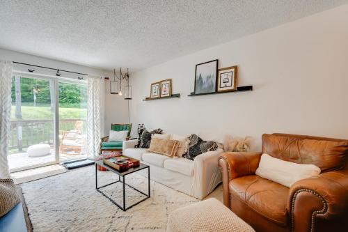 Ski-InandSki-Out Magic Mountain Condo with Deck! in Londonderry, USA