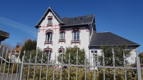 

Le Manoir d'à Côté