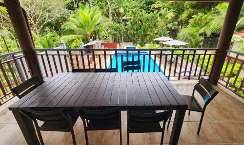 Pub/Lounge, Coconut Lodge in Las Cumbres