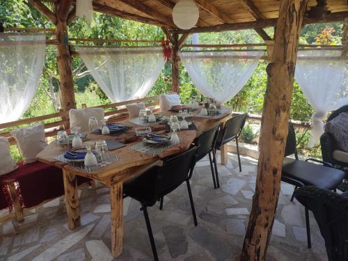 Bujtina Meraja in Dardhe