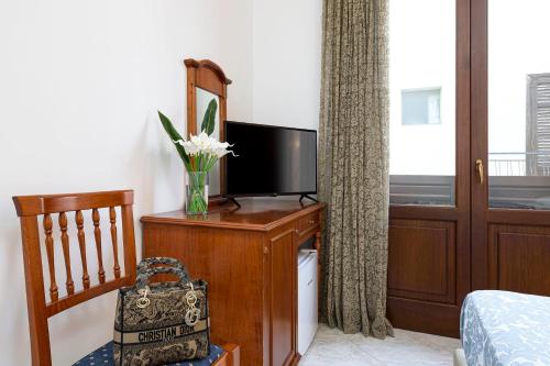 Superior Queen Room image 3