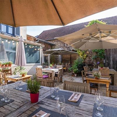 Сад, Hôtel du Centre - Le restaurant (Hotel du Centre - Le restaurant) in Мерсол