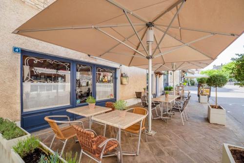 Паб/Коктейль-бар, Hôtel du Centre - Le restaurant (Hotel du Centre - Le restaurant) in Мерсол