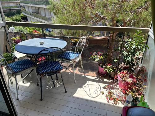 Studio Nice colline avec parking privé (Studio Nice colline avec parking prive) in Mantega