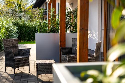 One-Bedroom Apartment with Patio image 5