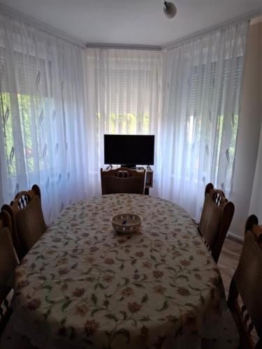 Marti Vendeghaz in เฮกกีโค่