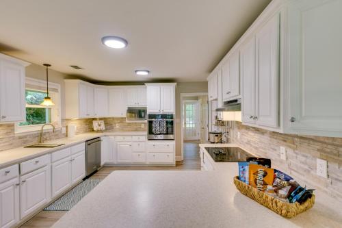Waterfront Home w/ Fishing Dock in Tallahassee! in Killearn Estates