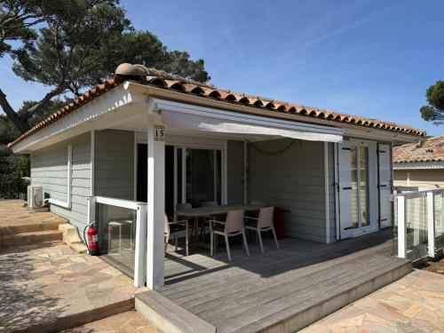 Зовнішній вигляд готелю, Ferienhaus bei Saint Tropez in Гассон